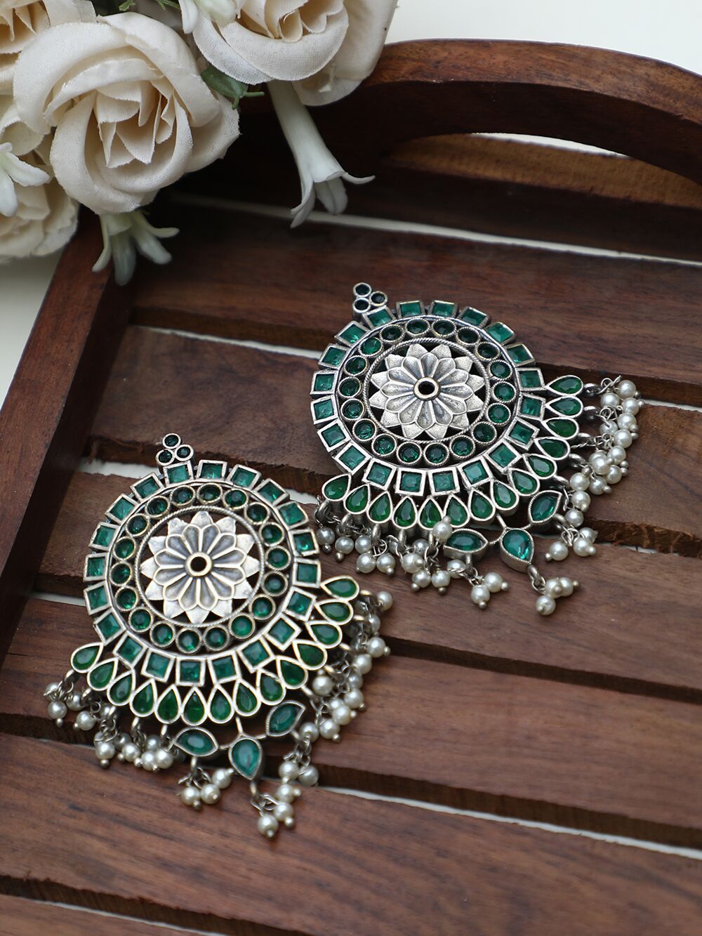 GREEN SILVER TONE HANDCRAFTED STUD EARRING