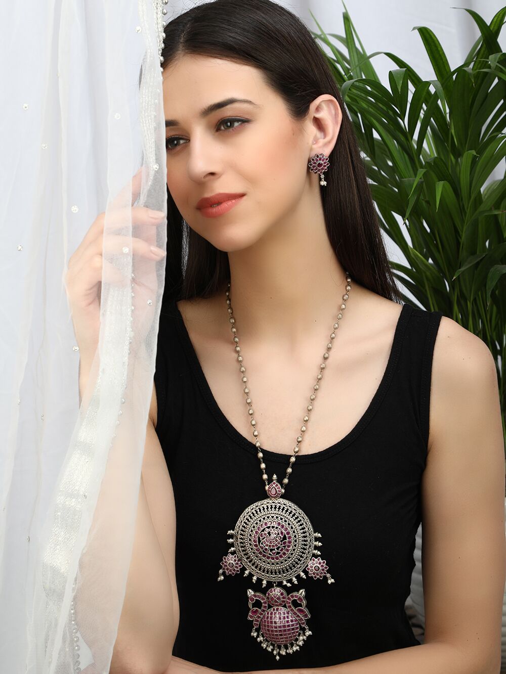 SILVER TONE HANDCRAFTED BRASS NECKLCAE WITH EARRINGS ( SET OF 2)