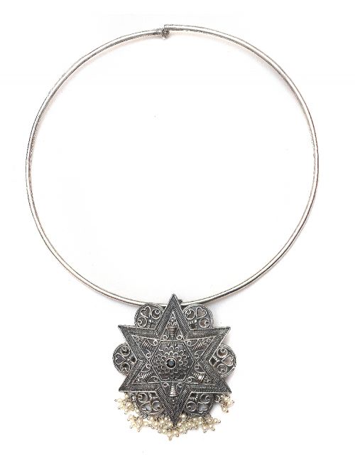Blue Star Silver Tone engraved Wire Necklace