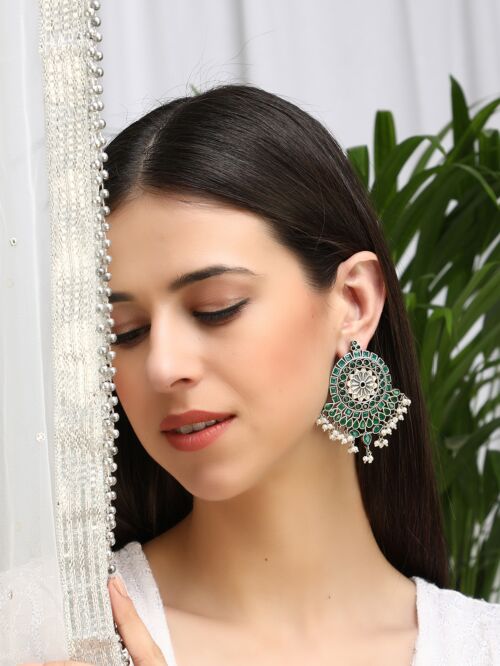 GREEN SILVER TONE HANDCRAFTED STUD EARRING